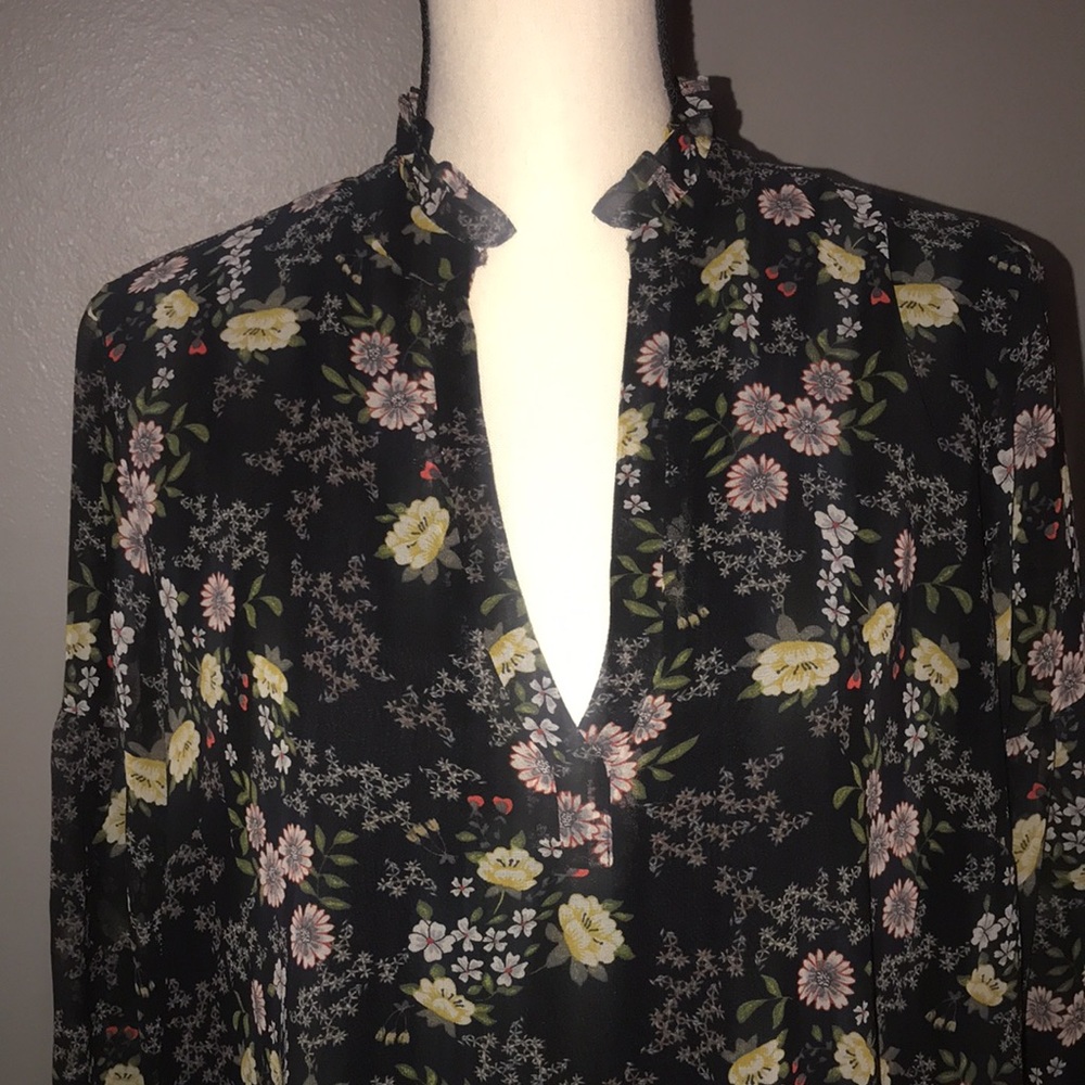 1. STATE Gorgeous Lined  Floral Tunic. - Picture 4 of 7